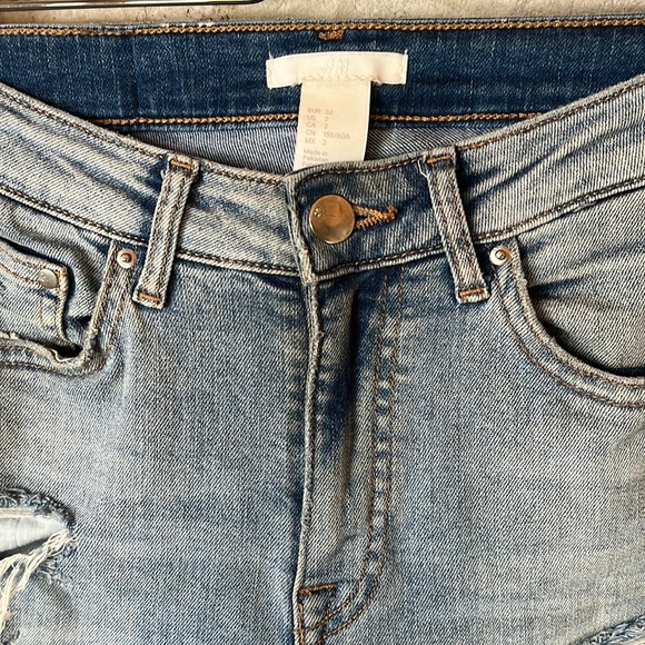 H&M ripped jeans - Picture 2 of 8